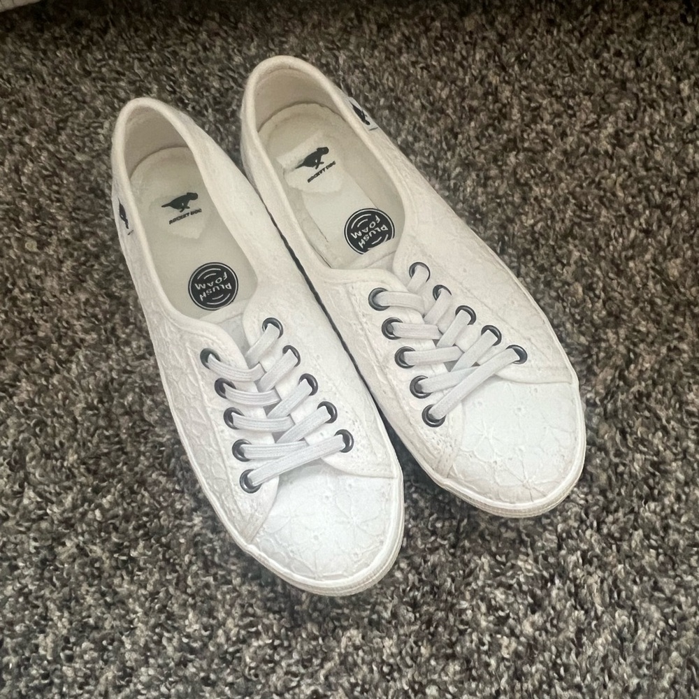 White Lace Women's Sneakers